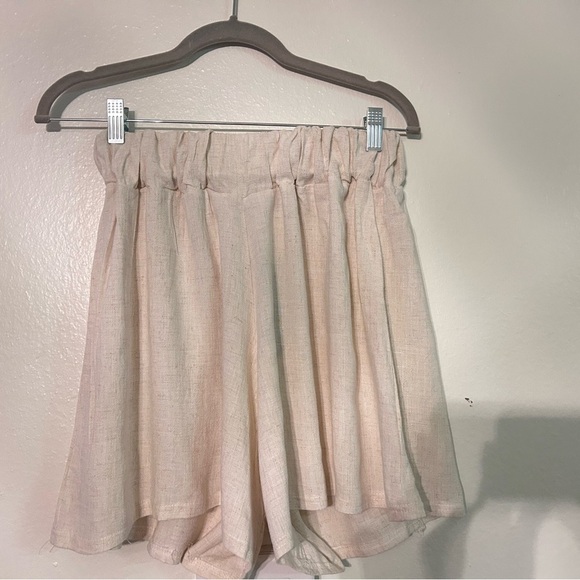 NASTYGAL
Linen Look Paperbag Waist Cover
Up Beach Shorts - Picture 6 of 9